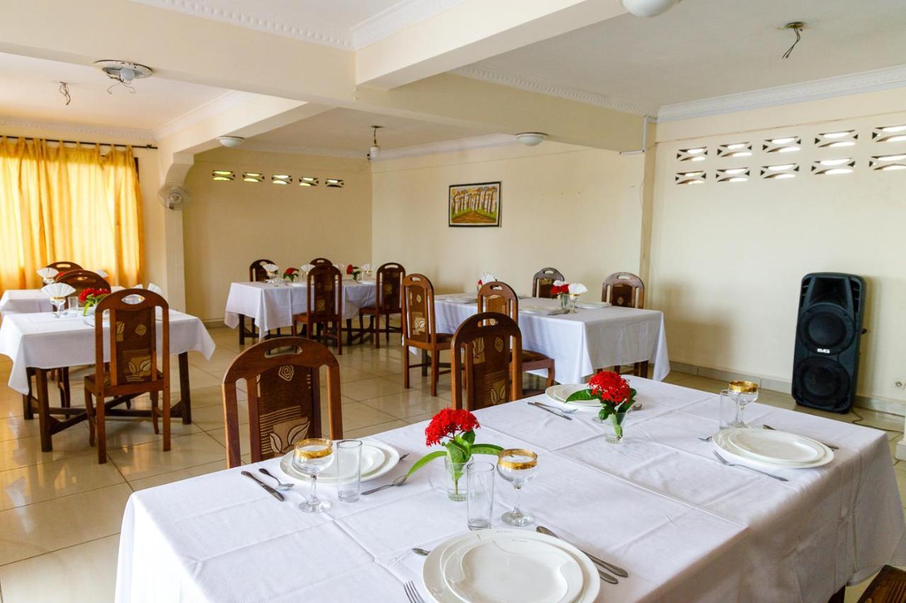 Hotel Melrose Самбава Экстерьер фото